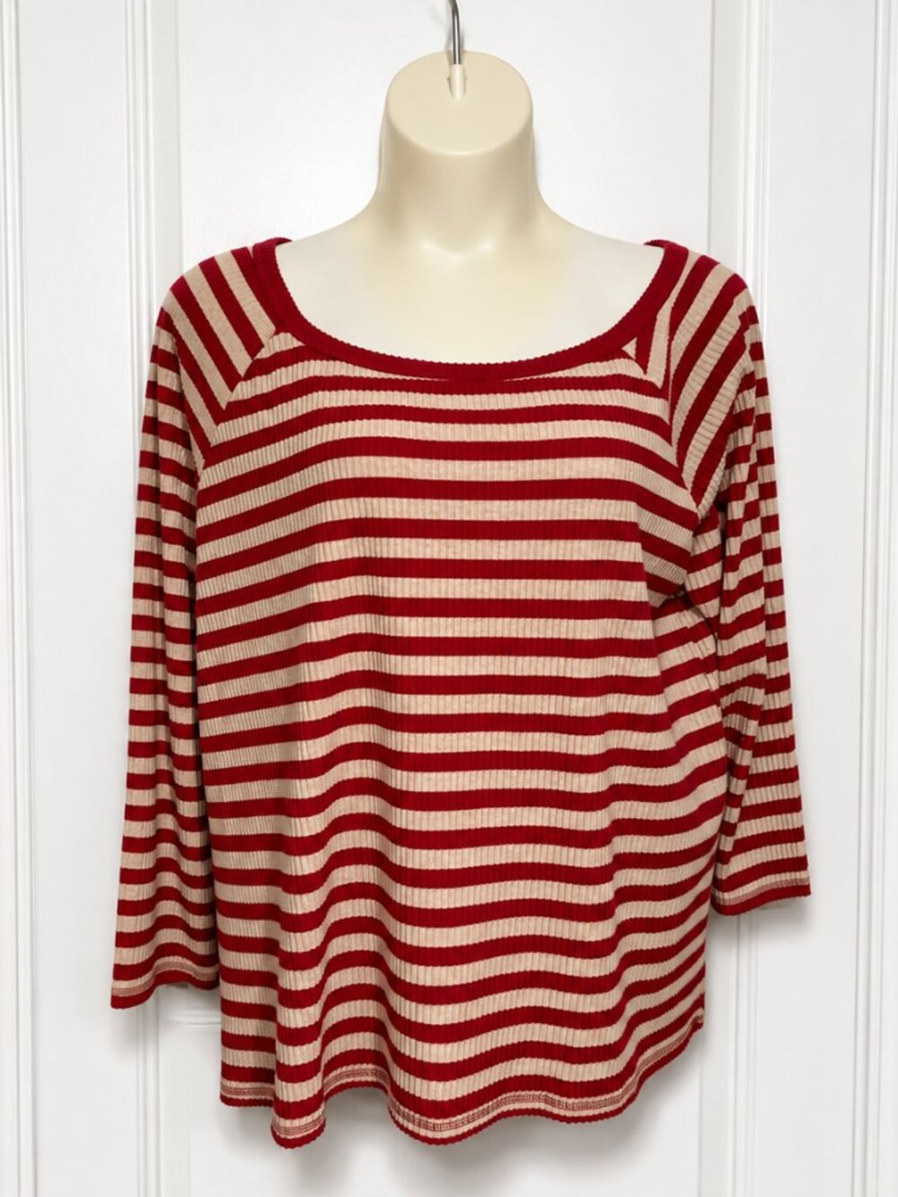 Torrid Striped Ribbed Top Size 3 3X 22/24 Red Cream NWT